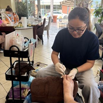 Lavish Nails & Lashes - Epsom Salt pedicure - Nail Salons Near Me - Carpinteria, California Lavish Nails & Lashes - Epsom Salt pedicure - Nail Salons Near Me - Carpinteria, California