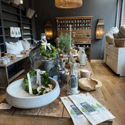 Hoosier Sister - Decor