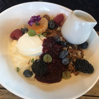 Dignita Hoftuin - Yogurt - Breakfast & Brunch Near Me - Amsterdam, New Hampshire