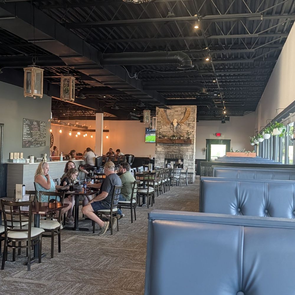 Fat Eddy’s Bar-BQ - Super spacious, plenty of seeing all the way around and all the way in the back is a bar. - Barbeque Near Me - Grove City, Pennsylvania