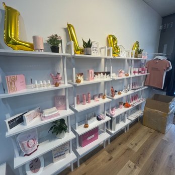 LLBA Beauty Bar - Eyelash Service Near Me - Mississauga, Ontario