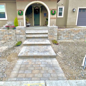 SBG Hardscapes - Steps to entry with sitting wall and columns (soon there will be lights) - Masonry/Concrete Near Me - Desert Hot Springs, California SBG Hardscapes - Steps to entry with sitting wall and columns (soon there will be lights) - Masonry/Concrete Near Me - Desert Hot Springs, California