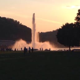 The fountain at sunset The fountain at sunset