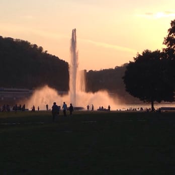 Point State Park Fountain - The fountain at sunset - Local Flavor Near Me Point State Park Fountain - The fountain at sunset - Local Flavor Near Me