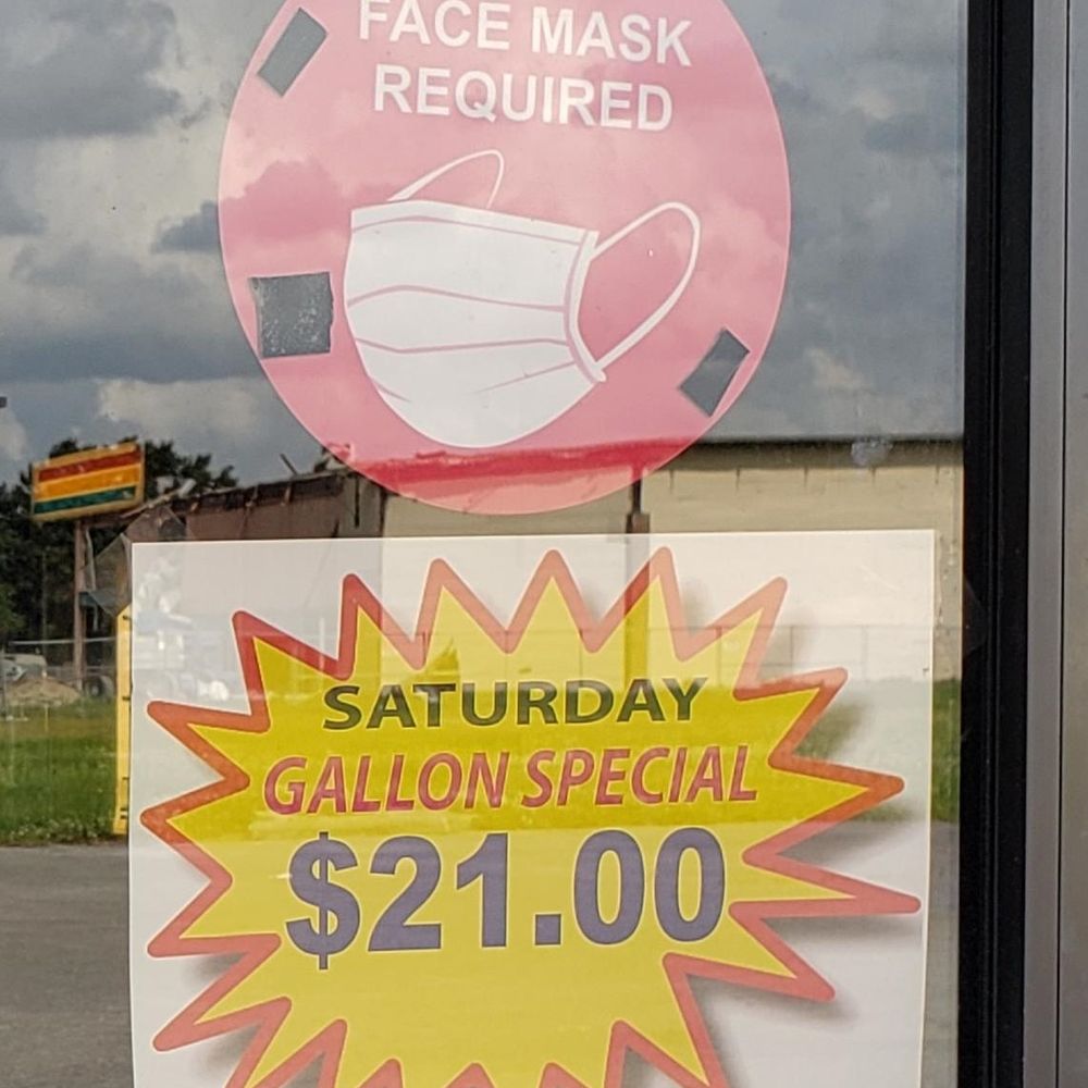 Daiquiri Place - a face mask required sign - Drive-Thru Bars Near Me - Kenner, Louisiana Daiquiri Place - a face mask required sign - Drive-Thru Bars Near Me - Kenner, Louisiana