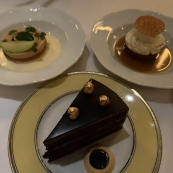 Selby's - Apple tart, bread pudding and chocolate cake - New American Near Me - Redwood City, California Selby's - Apple tart, bread pudding and chocolate cake - New American Near Me - Redwood City, California