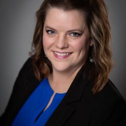 Davis & Associates - Meet Shelly Kraemer, Broker, (217) 228-3014 Davis & Associates Inc., REALTORS 1112 Broadway, Quincy, IL 62301  www.davisrealtor.com