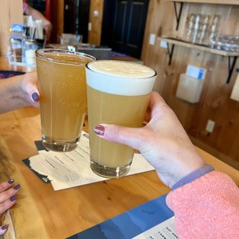 Alpine Pizza - Beery at the bar - Pizza Near Me - Lincoln, New Hampshire Alpine Pizza - Beery at the bar - Pizza Near Me - Lincoln, New Hampshire