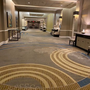 Richmond Marriott - The hallway on the main floor - Hotels Near Me - Richmond, Virginia Richmond Marriott - The hallway on the main floor - Hotels Near Me - Richmond, Virginia