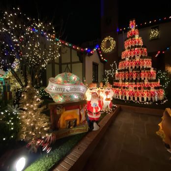 Lilley Hall - Decorations - Local Flavor Near Me - Toluca, California