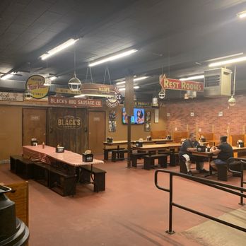 Black's Barbecue Lockhart - Dining room - Barbeque Near Me - Lockhart, Texas