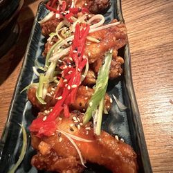 Gaijin Izakaya - MAMA SHU'S WINGS - Korean spicy