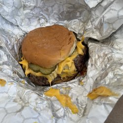 Val's Burgers - Big mama burger!