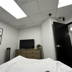 Advanced Sleep Solutions - TV with remote.   I don't turn it on I was sleeping shortly after