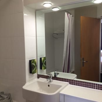 Premier Inn - Soap dispenser - Hotels Near Me - London, XGL Premier Inn - Soap dispenser - Hotels Near Me - London, XGL