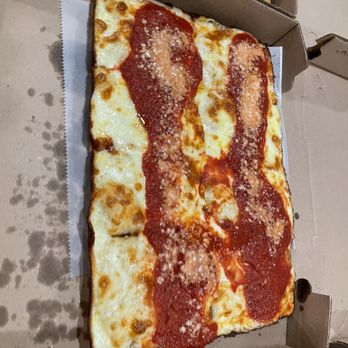 Avenue Kitchen + Bar - Cheese - Beer Bar Near Me - Somerville, Massachusetts