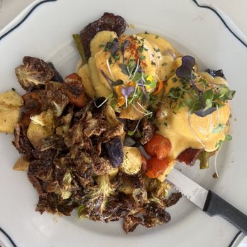 Sweet Maple - Eggs benedict - Breakfast & Brunch Near Me - Cupertino, California Sweet Maple - Eggs benedict - Breakfast & Brunch Near Me - Cupertino, California
