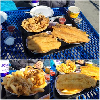 Johnny's Reef Restaurant - Outdoor dining - Seafood Near Me - Bronx, New York Johnny's Reef Restaurant - Outdoor dining - Seafood Near Me - Bronx, New York