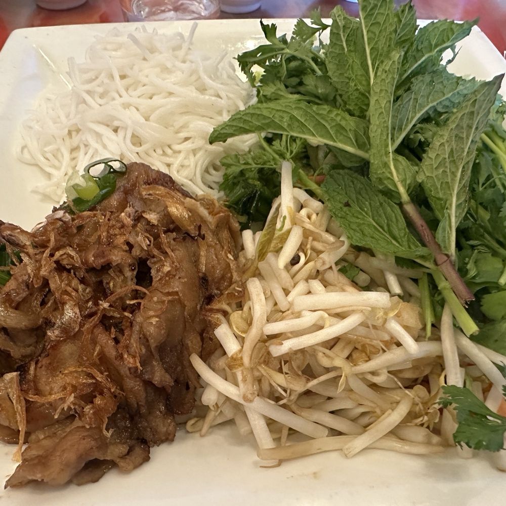Anise Grilled Pork Noodle Platter Anise Grilled Pork Noodle Platter