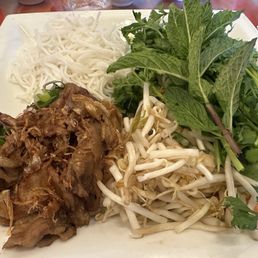 Anise Grilled Pork Noodle Platter