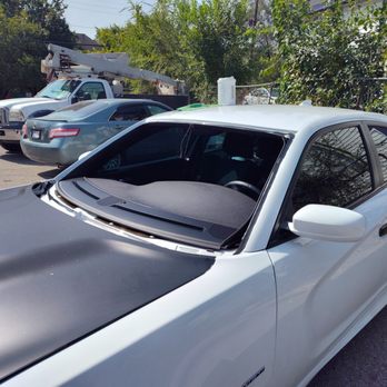 Leonies Auto Glass - Auto Glass Services Near Me - Indianapolis, Indiana Leonies Auto Glass - Auto Glass Services Near Me - Indianapolis, Indiana