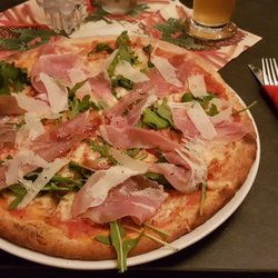 Pizzeria Caravella - Die Beste Pizza!