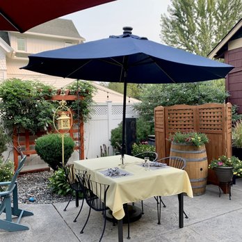 Fat Duck Inn - Who's ready for Breakfast on the patio - Bed & Breakfast Near Me - Walla Walla, Washington Fat Duck Inn - Who's ready for Breakfast on the patio - Bed & Breakfast Near Me - Walla Walla, Washington