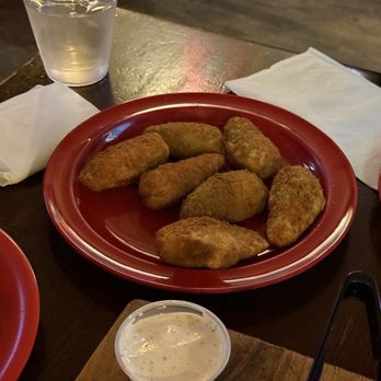 Pequod's Pizza - Pizza Near Me - Chicago, Illinois Pequod's Pizza - Pizza Near Me - Chicago, Illinois