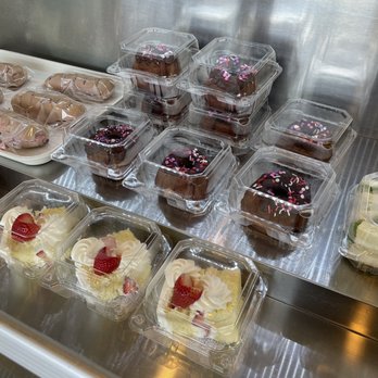Dell's Kitchen and Bakery - Dessert case - Asian Fusion Near Me - Honolulu, Hawaii Dell's Kitchen and Bakery - Dessert case - Asian Fusion Near Me - Honolulu, Hawaii