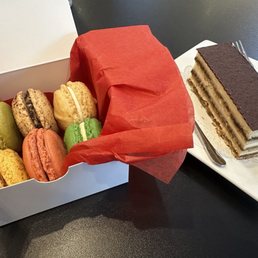 Macarons & tiramisu Macarons & tiramisu