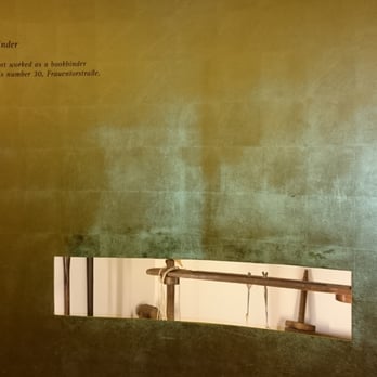 Mozarthaus - Nachgebaute Buchbinderwerkstatt - Museums Near Me - Augsburg, BY