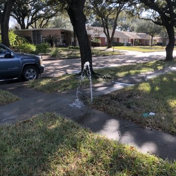 Fuentes Landscape and Irrigation - Broken Sprinkler head which caused a crazy high water bill. - Landscaping Near Me Fuentes Landscape and Irrigation - Broken Sprinkler head which caused a crazy high water bill. - Landscaping Near Me