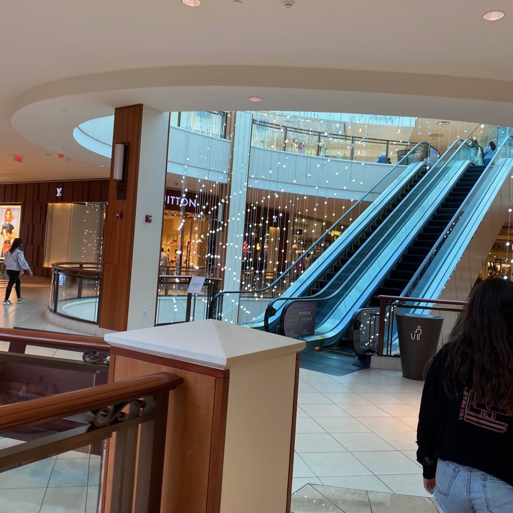 Nordstrom Aventura - outside the store - Department Stores Near Me - Aventura, Florida