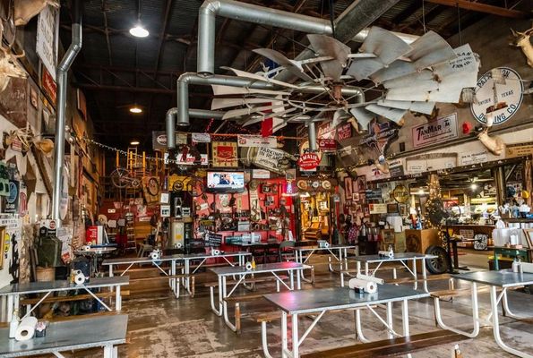 KD's Bar-B-Q by null