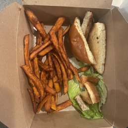Turkey burger & sweet potato fries