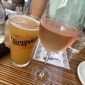 Viewpoint Brewing - Rose and some kind of hazy IPA - Breweries Near Me - Del Mar, California Viewpoint Brewing - Rose and some kind of hazy IPA - Breweries Near Me - Del Mar, California