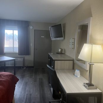 Travel Inn & Suites - Main room w/door to balcony - Hotels Near Me - Flemington, New Jersey