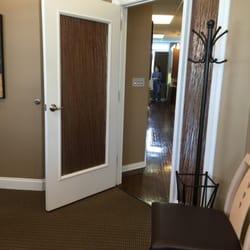 Advanced Endodontics - Lobby into office