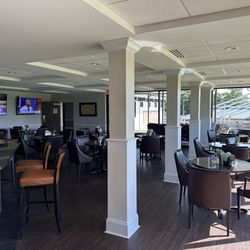 Green Meadow Country Club - Bar & Dining Area