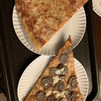 Rocco's Pizzeria - Pizza Near Me - Brooklyn, New York