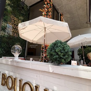 Bon Bouquet Cafe - Cute outdoors - Coffee & Tea Near Me - Miami Beach, Florida