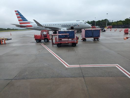 Charlottesville–Albemarle Airport by null