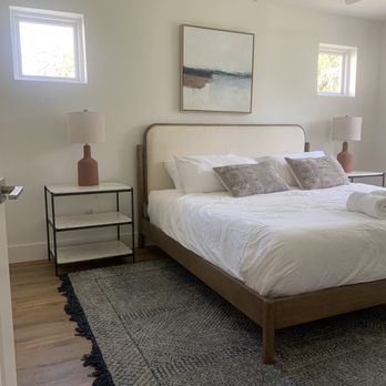 Camp Hideaway - Gruene - Bedroom - Hotels Near Me - New Braunfels, Texas