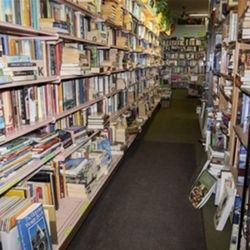 Pages Book Emporium - Photo