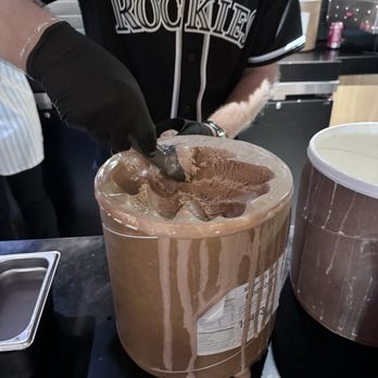 The Rally Hotel - Daily ice cream in the lobby - Hotels Near Me - Denver, Colorado