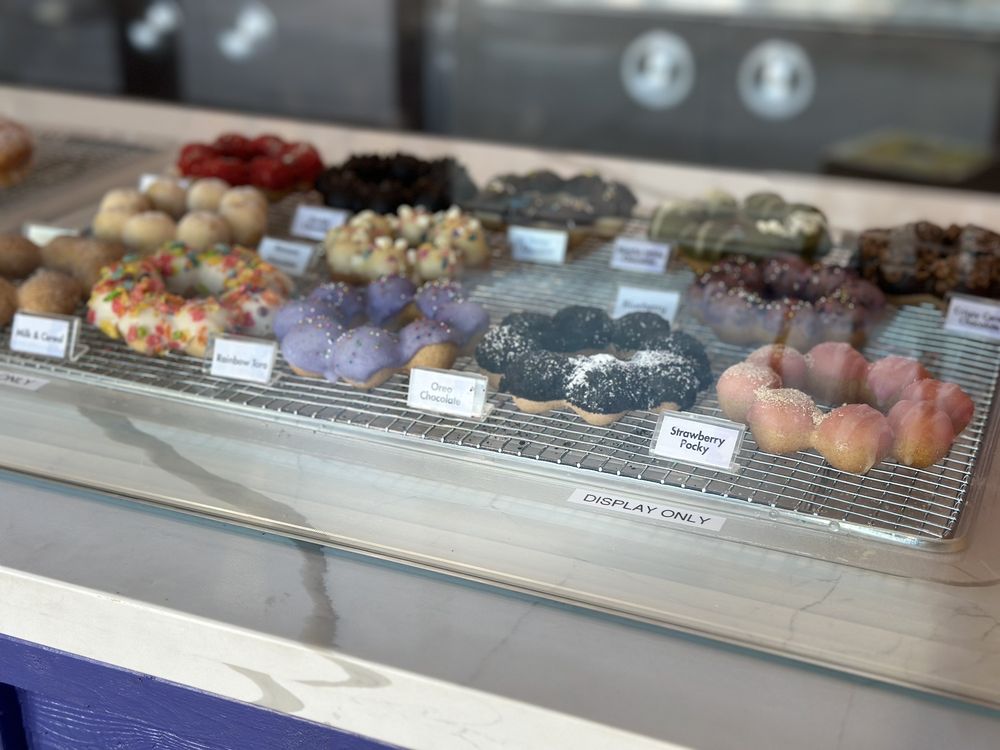 DOT & DOUGH CLOSED Updated June 2024 192 Photos & 105 Reviews