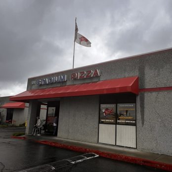 Stadium Pizza - Pizza Near Me - San Jacinto, California