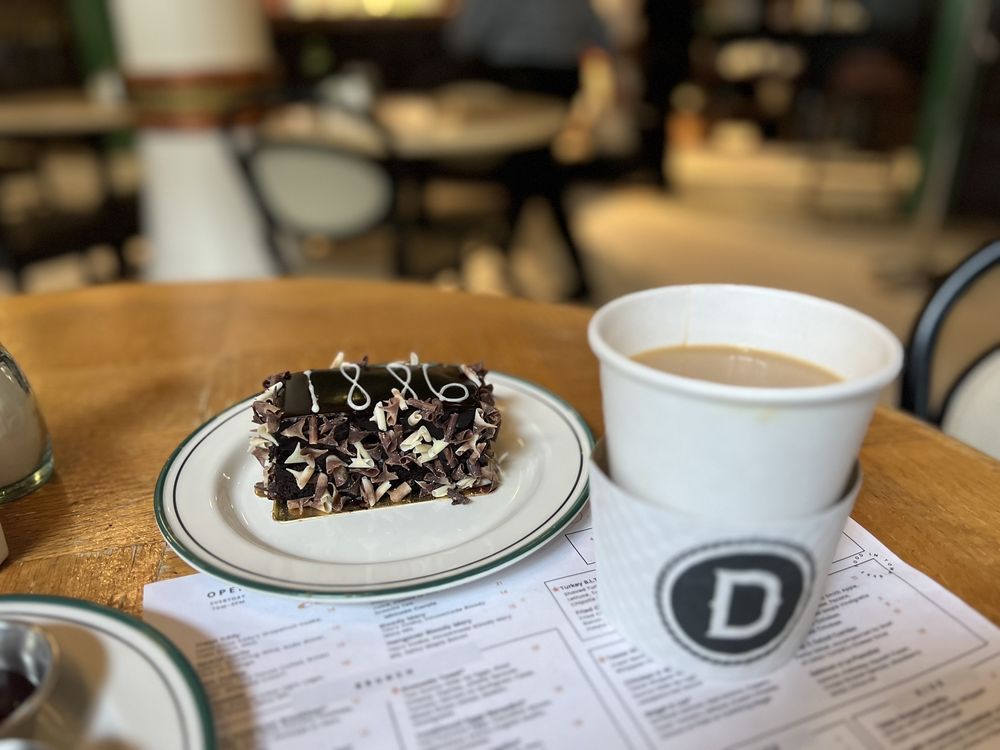 1886 Cafe & Bakery