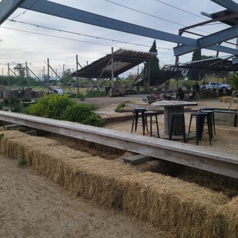 Ruhstaller Farm - Outdoor seating area - Breweries Near Me - Dixon, California Ruhstaller Farm - Outdoor seating area - Breweries Near Me - Dixon, California