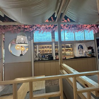 Jinzen - Interior - Asian Fusion Near Me - Clayton, Missouri